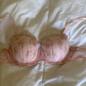 NWOT Victoria's Secret Pink and Gold Lace Bra with Underwire